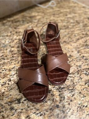 Women’s Naturalizer Ankle-Strap Brown Faux Leather Sandals 8W